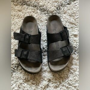 Black Arizona Birkenstocks